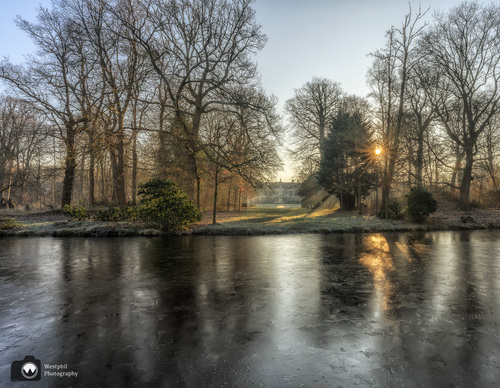 Landhuis in de verte 