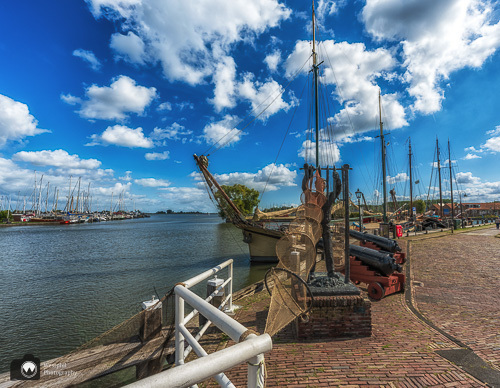beeld van de palingroker op de kade